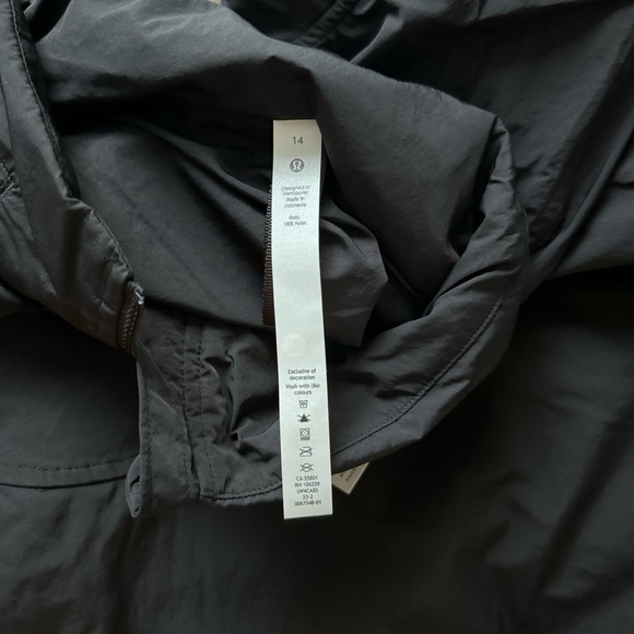 NWT lululemon evergreen anorak crop - Picture 4 of 4